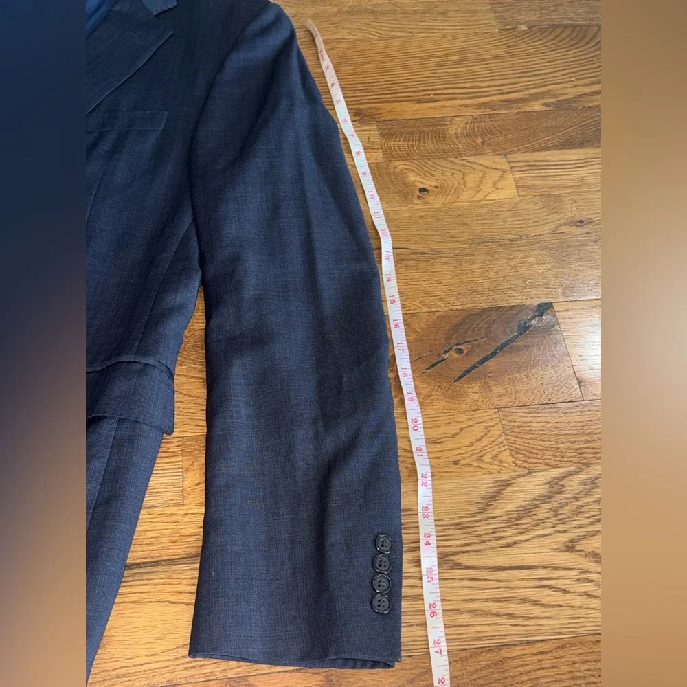 Samuelsohn. Midnight Blue Wool Blazer. Size 42 Long.
